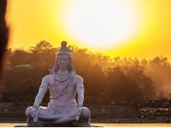 Ravivar Ko Kya Kare Kya Naa Kare